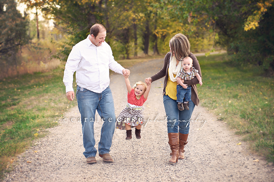 http://www.caraleecasephotography.com/#!/3/featured/Families/163
